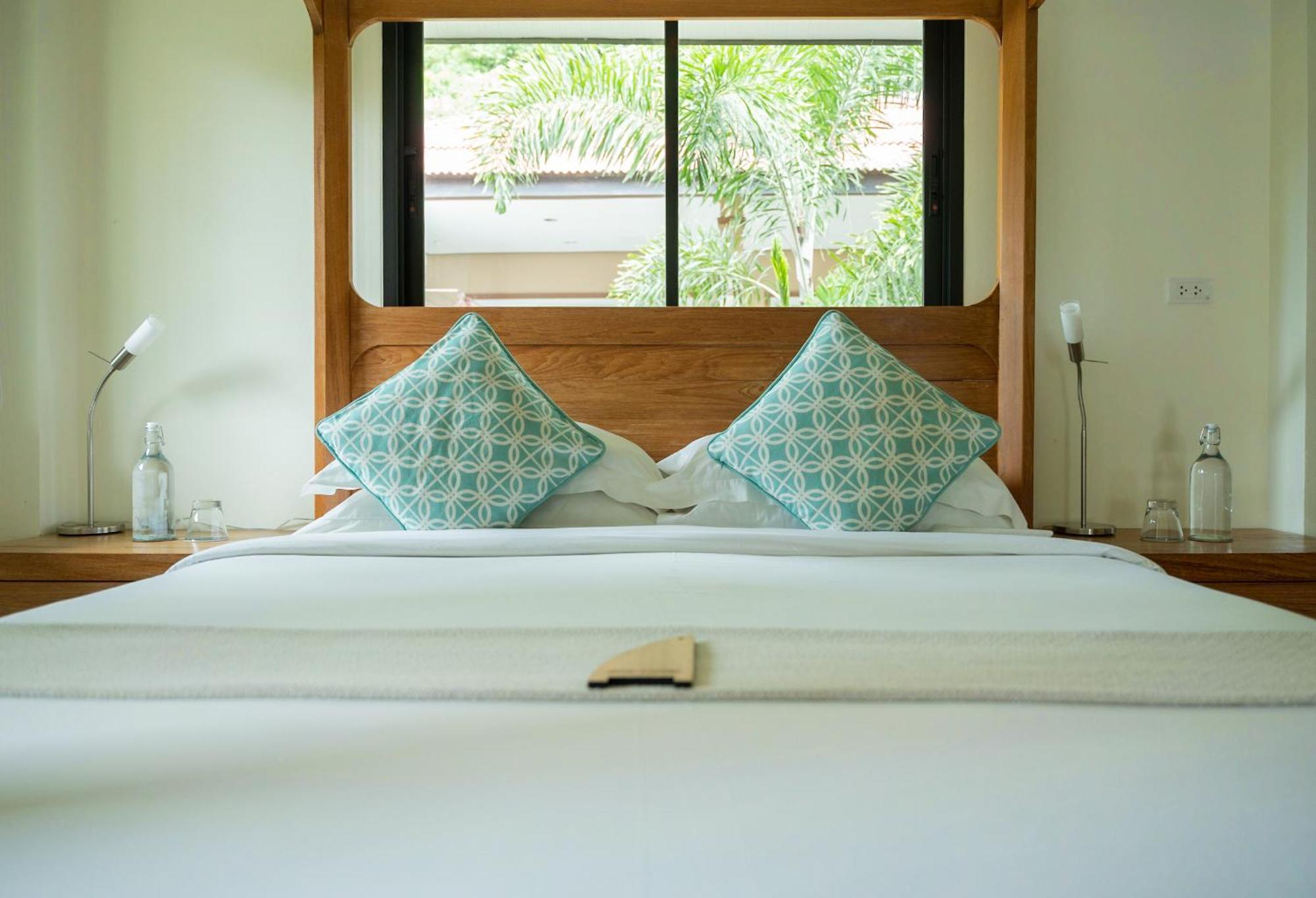 Hotel The Cove Panwa Beach Exterior foto