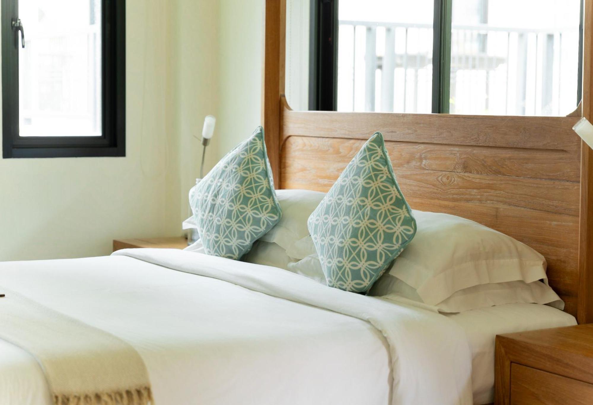 Hotel The Cove Panwa Beach Exterior foto