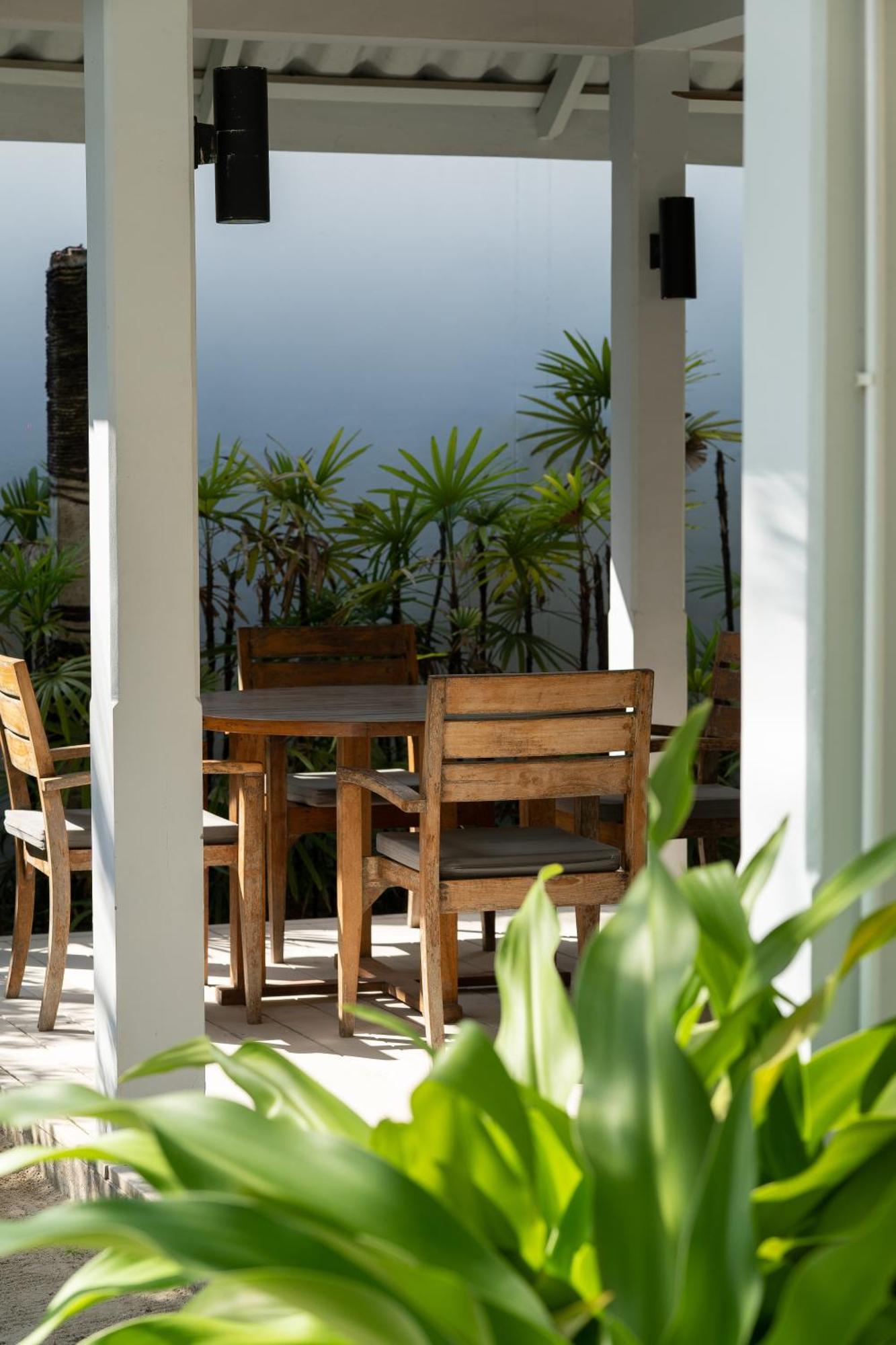 Hotel The Cove Panwa Beach Exterior foto