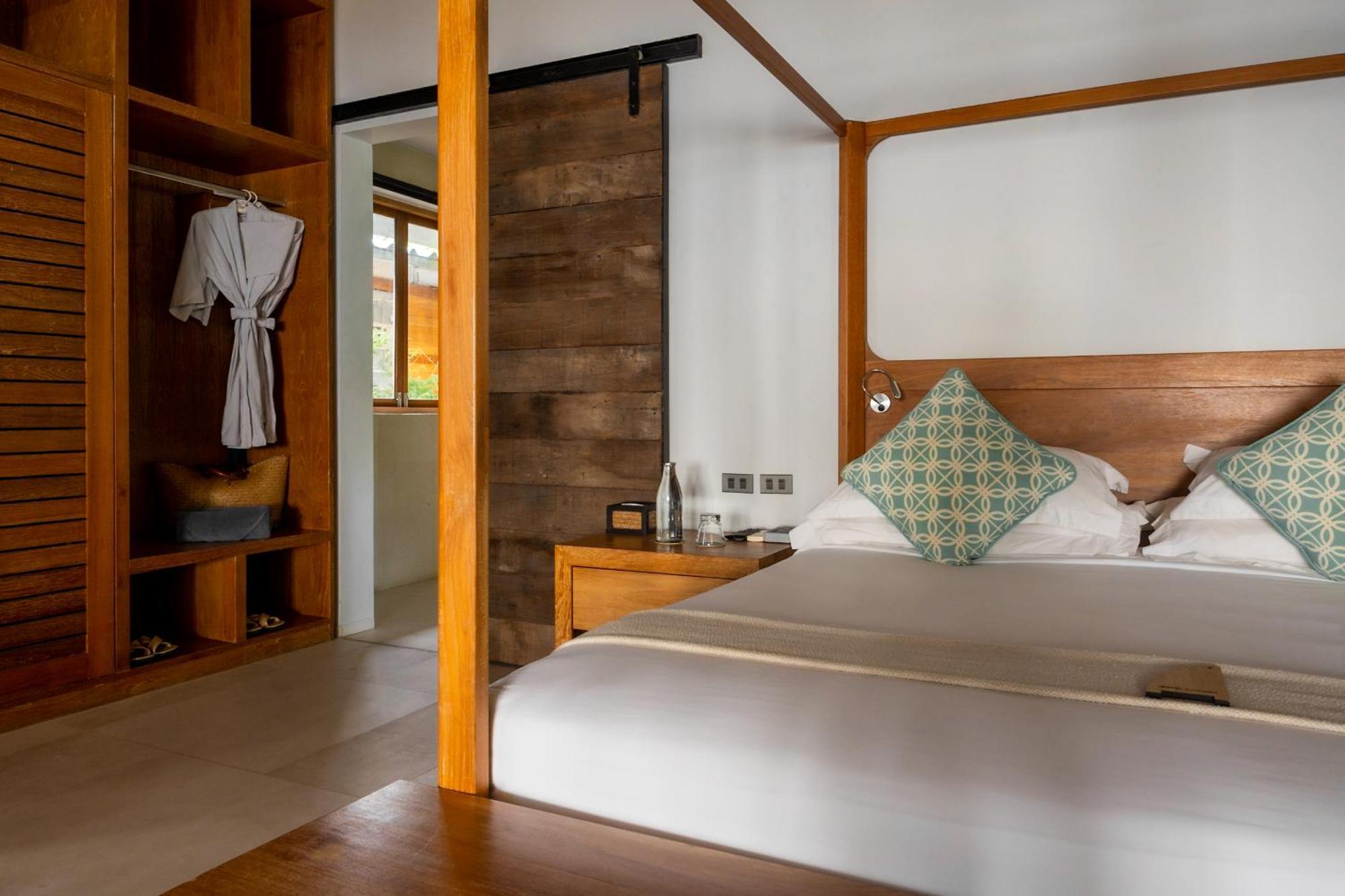 Hotel The Cove Panwa Beach Exterior foto
