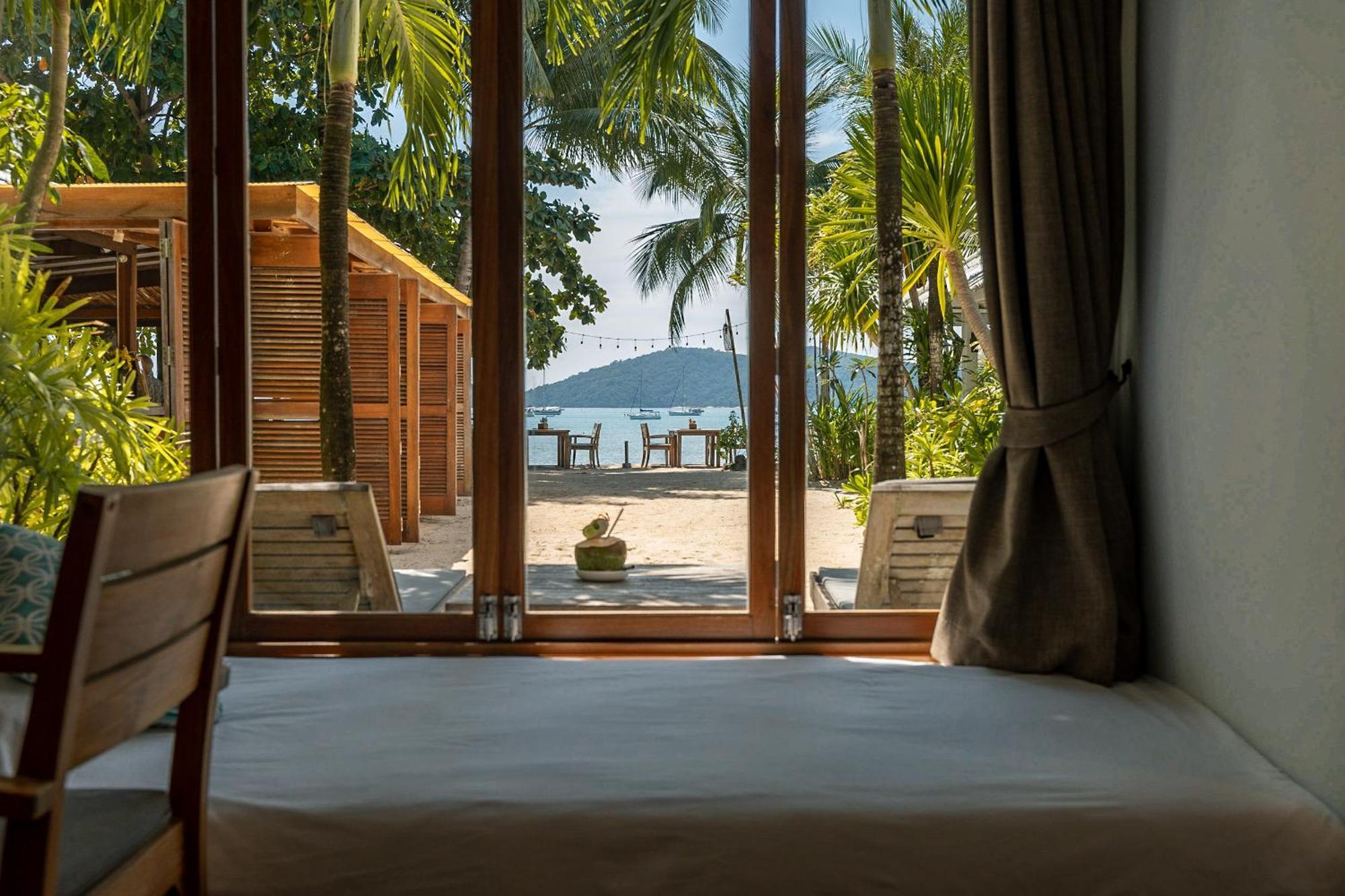 Hotel The Cove Panwa Beach Exterior foto